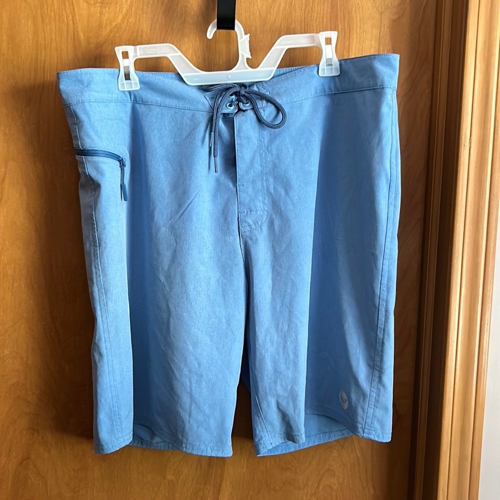 Vineyard Vines shorts